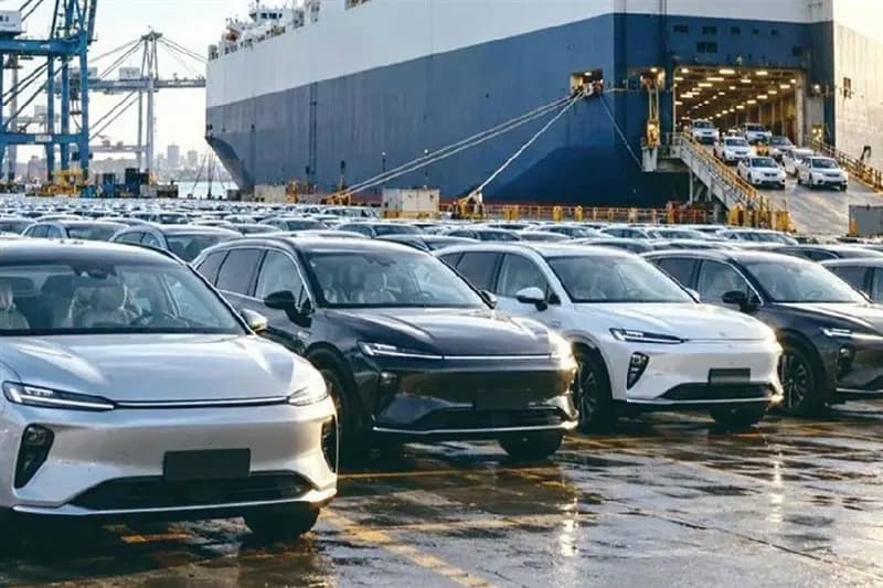 تمدید چراغ خاموش واردات خودروهای لوکس با بودجه ۱۴۰۴؛ سهمیه ۱۴۰۵ کجاست؟