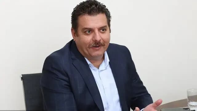 تصویر خبر: کاهش ارزش دلاری و تعادل بازار خودرو در سال آینده